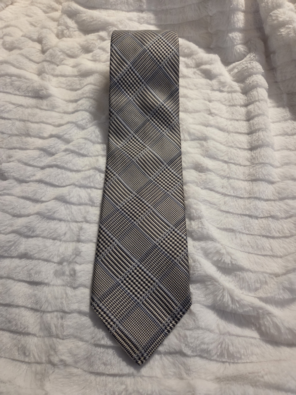 100% Silk Nautica Black and White Glen Plaid Men's Necktie